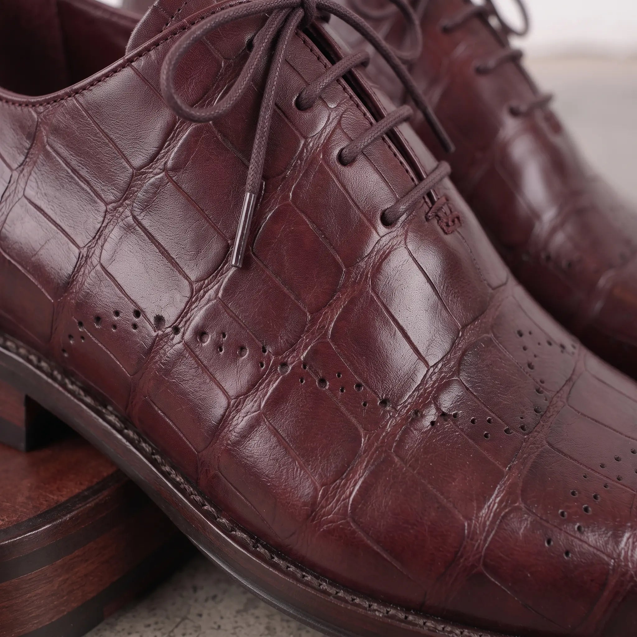 Men's Burgundy Semi-Brogue Crocodile-Embossed Leather Oxfords — Eshton