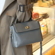 Women's Vintage Genuine Leather Crossbody Bag - Classic Messenger Handbag