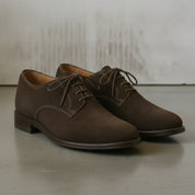 Men's Dark Brown Plain-Toe Suede Oxfords — Pinfold