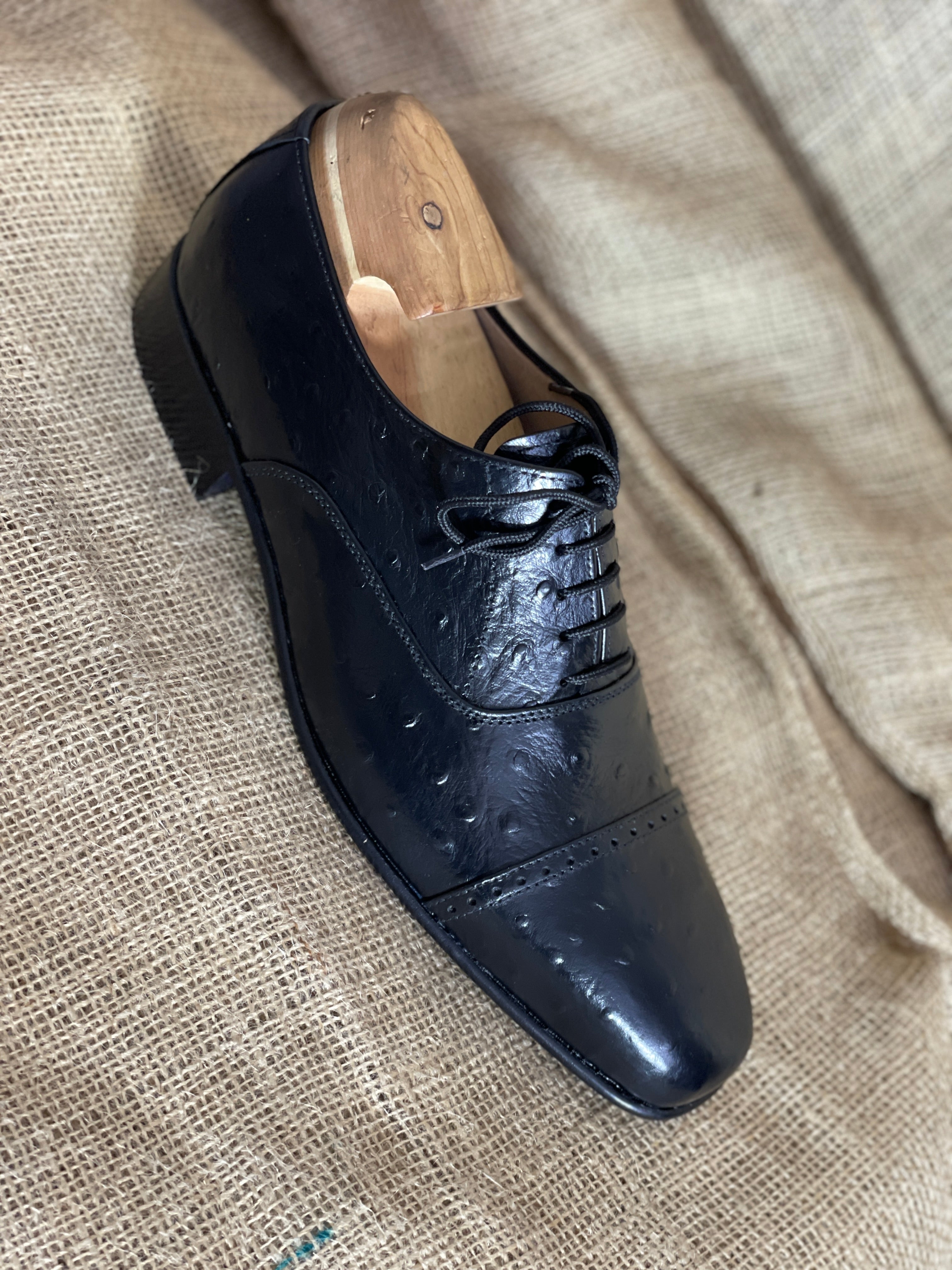 Handcrafted Men's Black Ostrich Leather Oxford Shoes