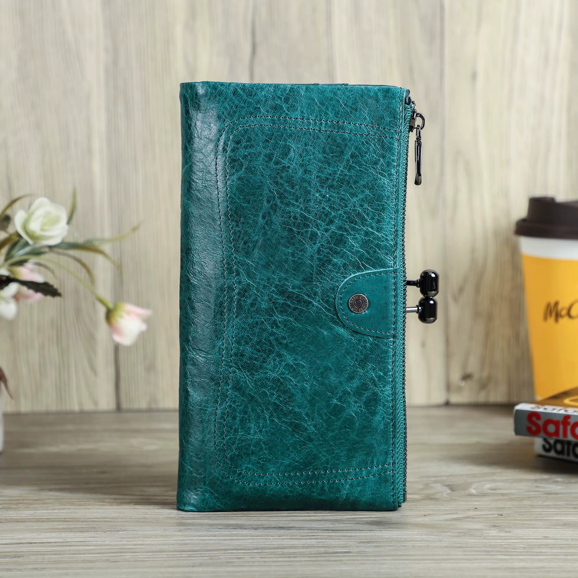 Women's RFID Blocking Leather Clutch Wallet For Everyday Use