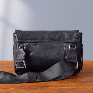 Men's Black Magnetic Buckle Leather Crossbody Bag