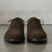Men's Dark Brown Plain-Toe Suede Oxfords — Pinfold