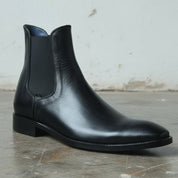 Men's Black Plain-Toe Leather Chelsea Boots — Dunton