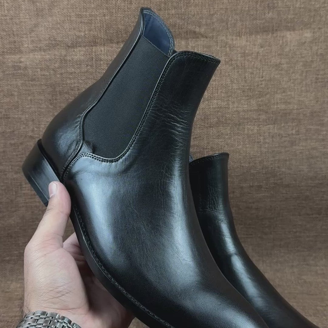 Men's Black Plain-Toe Leather Chelsea Boots — Dunton