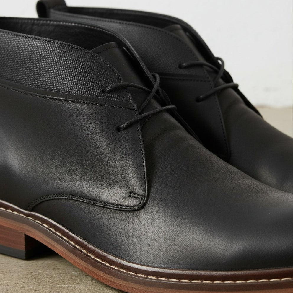 Men's Black Plain-Toe Leather Chukka Boots
