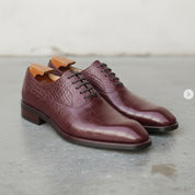 Handmade Men's Burgundy Alligator Texture Oxford Shoes — Copley