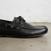 Men's Black Apron-Toe Leather Boat Shoes — Urquhart