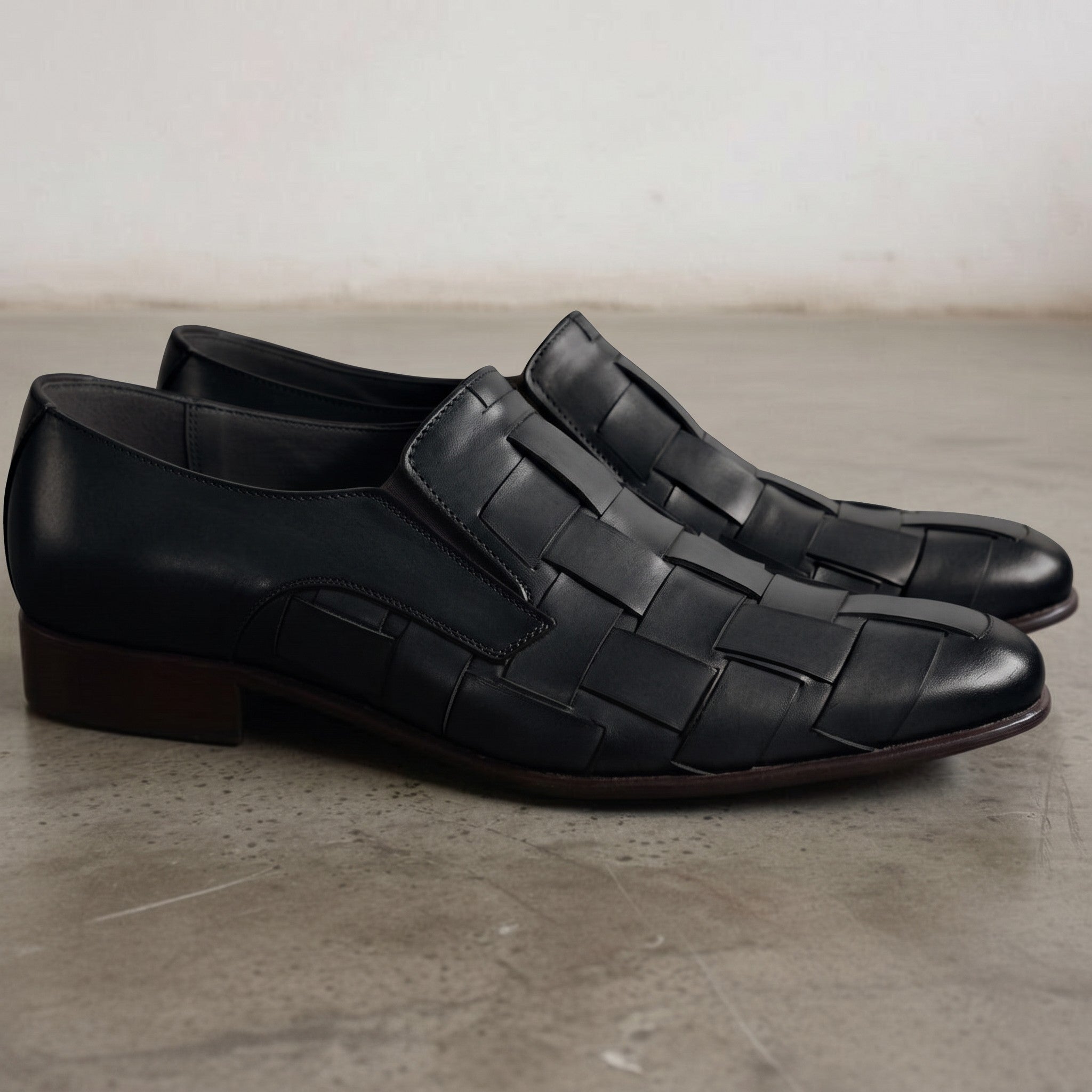 Men's Black Plain-Toe Leather Loafers — Dunley