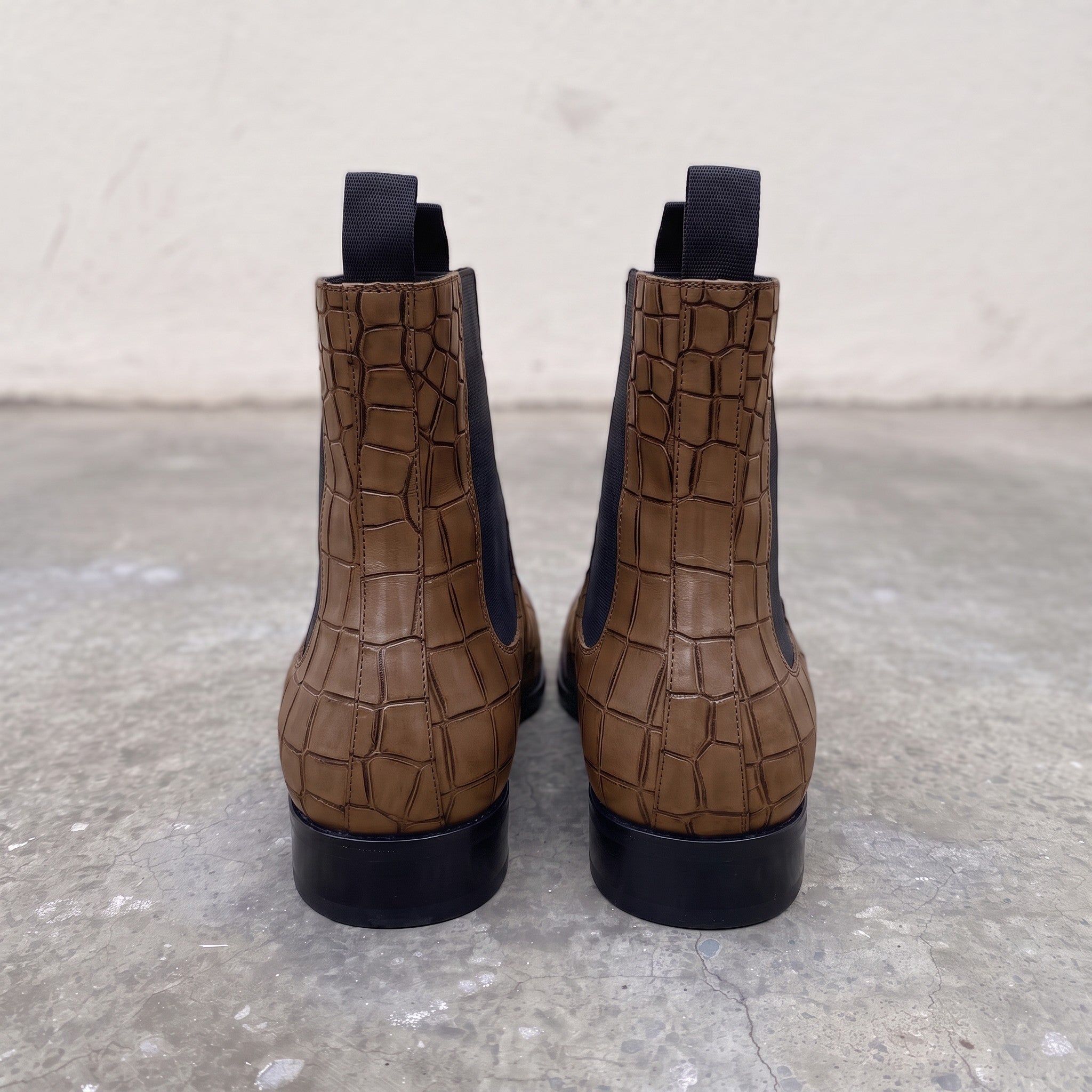 Handmade Men's Brown Crocodile Embossed Chelsea Boots — Hixon