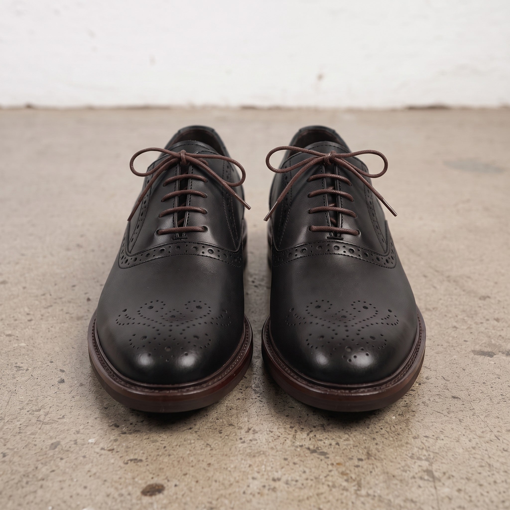 Men's Black Wingtip Leather Brogues — Keating