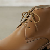 Men's Tan Plain-Toe Leather Chukka Boots