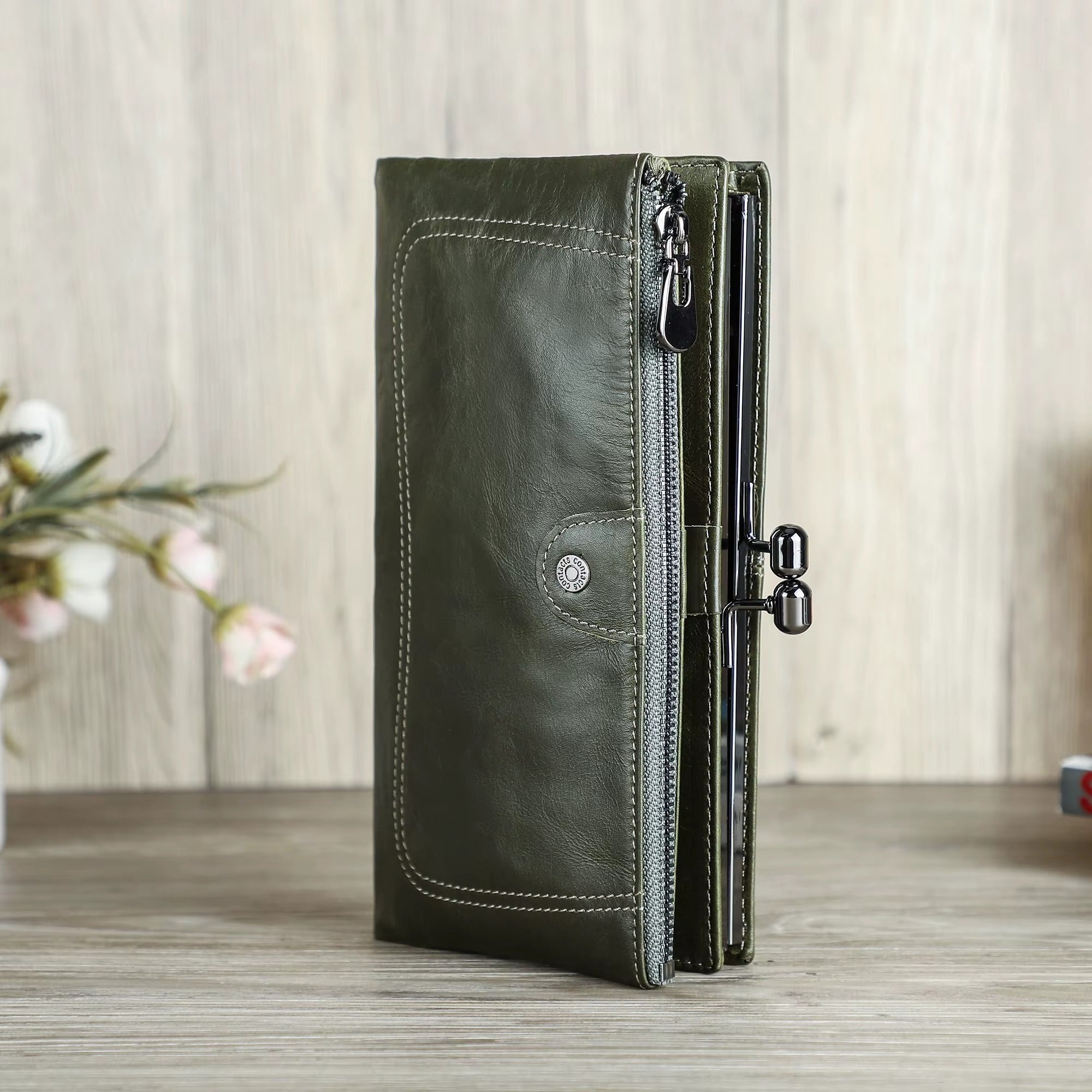 Women's RFID Blocking Leather Clutch Wallet For Everyday Use