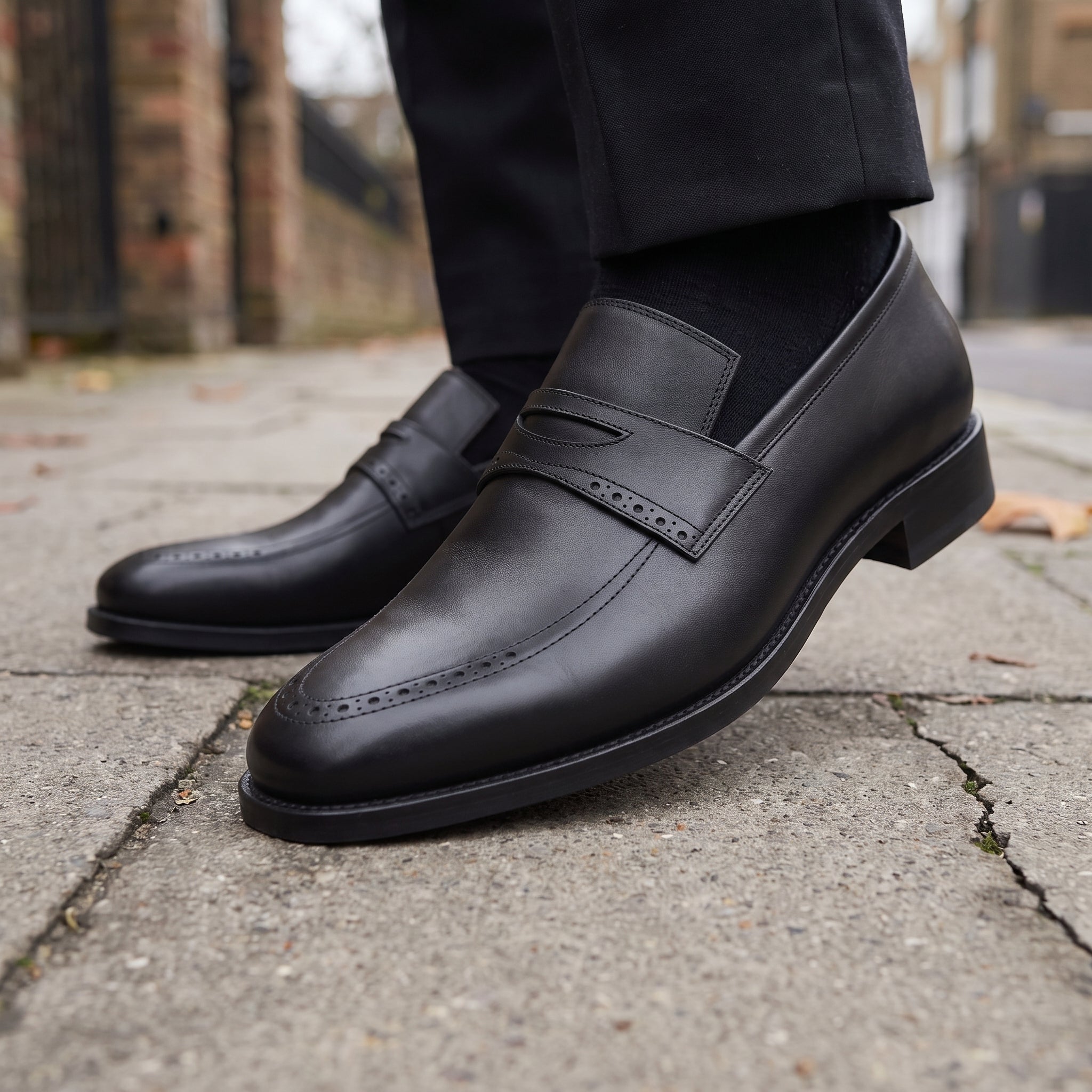 Men's Black Apron-Toe Leather Penny Loafers — Aldwych