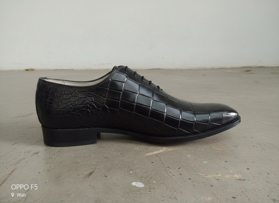 Handmade Mens Alligator Leather Dress shoes, black Crocodile shoes For mens - detail-view-showing-texture