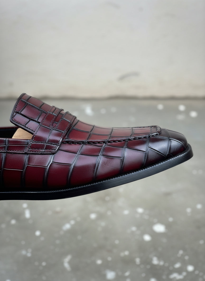 Handmade Mens Alligators shoes, crocodile embossed Leather moccasins - detail-view-showing-texture