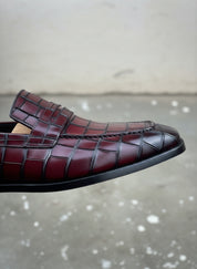 Handmade Mens Alligators shoes, crocodile embossed Leather moccasins - detail-view-showing-texture