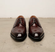 Handmade Mens Alligators Shoes, Men Brown crocodile Patterned dress shoes - front-view