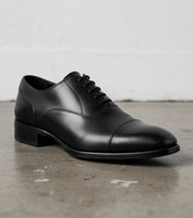 Handmade Mens Black lace up dress shoes, Men elegant leather oxfords shoes - detail-view-showing-texture
