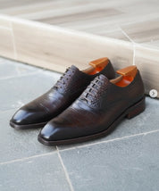 Handmade Mens brown alligators shoes, Men crocodile texture Oxford shoes - angle-view-showing-depth
