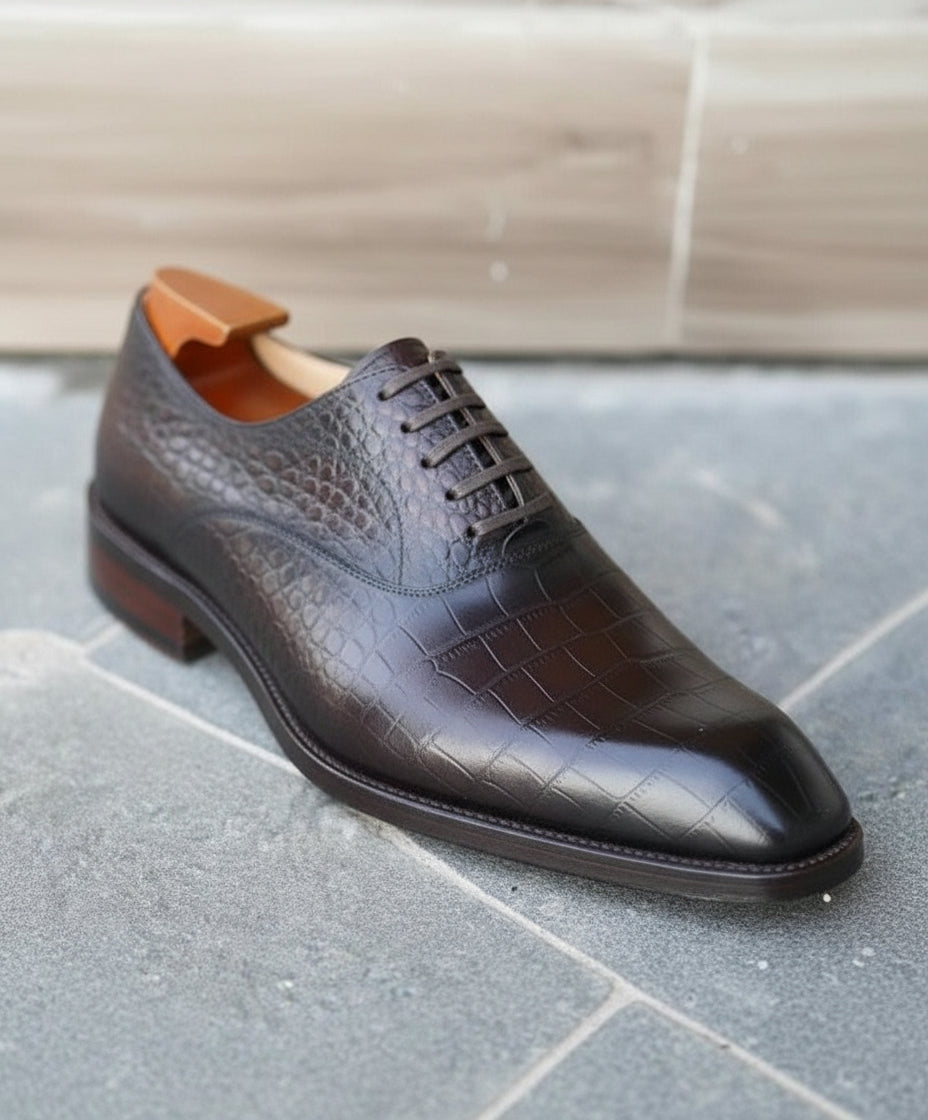 Handmade Mens brown alligators shoes, Men crocodile texture Oxford shoes - detail-view-showing-texture