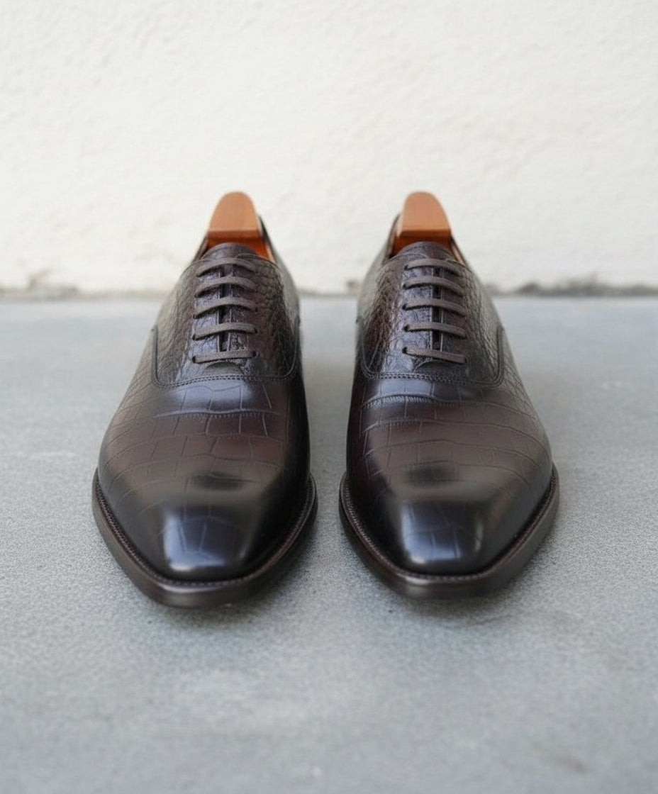 Handmade Mens brown alligators shoes, Men crocodile texture Oxford shoes - front-view