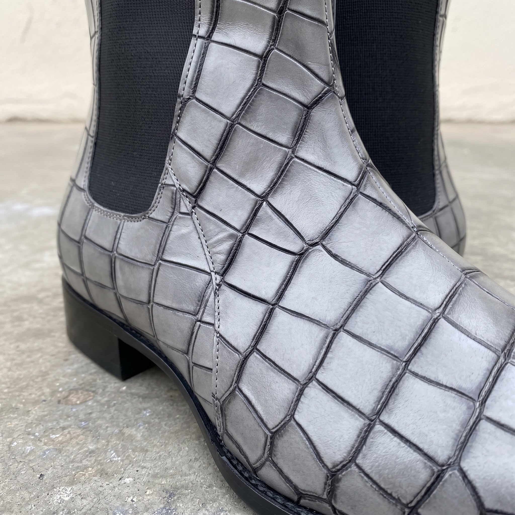 Handmade Men's Gray Crocodile Embossed Chelsea Boots — Hixon