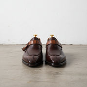 Handmade Mens two tone side tassels dress shoes, pointed toe formal shoes - front-view