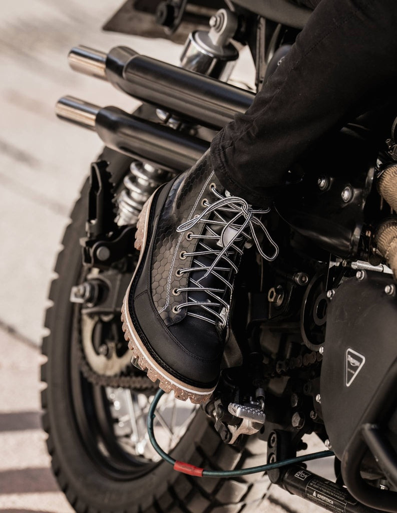 Hexagon-Patterned Men's Lace-Up Motorcycle Boots