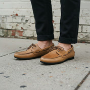 Men's Tan Apron-Toe Leather Boat Shoes — Lumsden