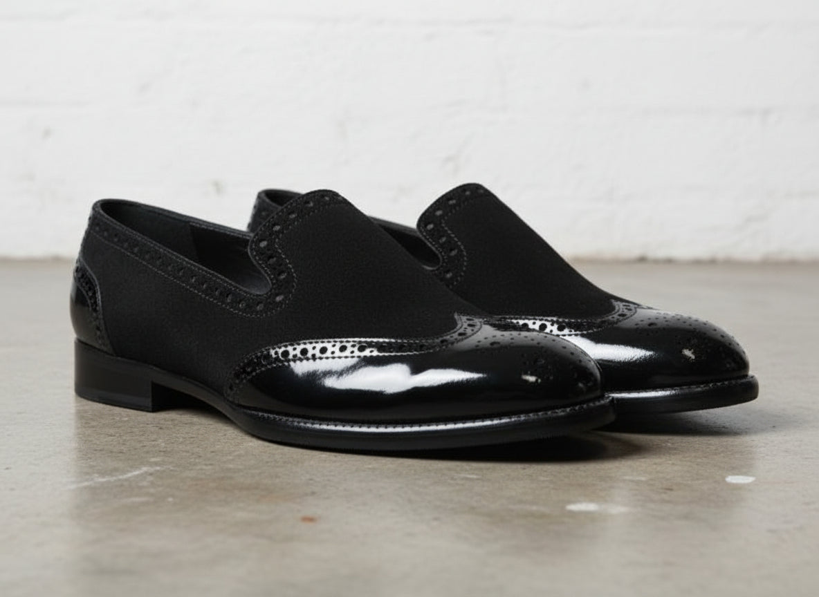 Men Fashion Style Black Formal Shoes, Wingtip Brogue Leather Shoes - angle-view-showing-depth