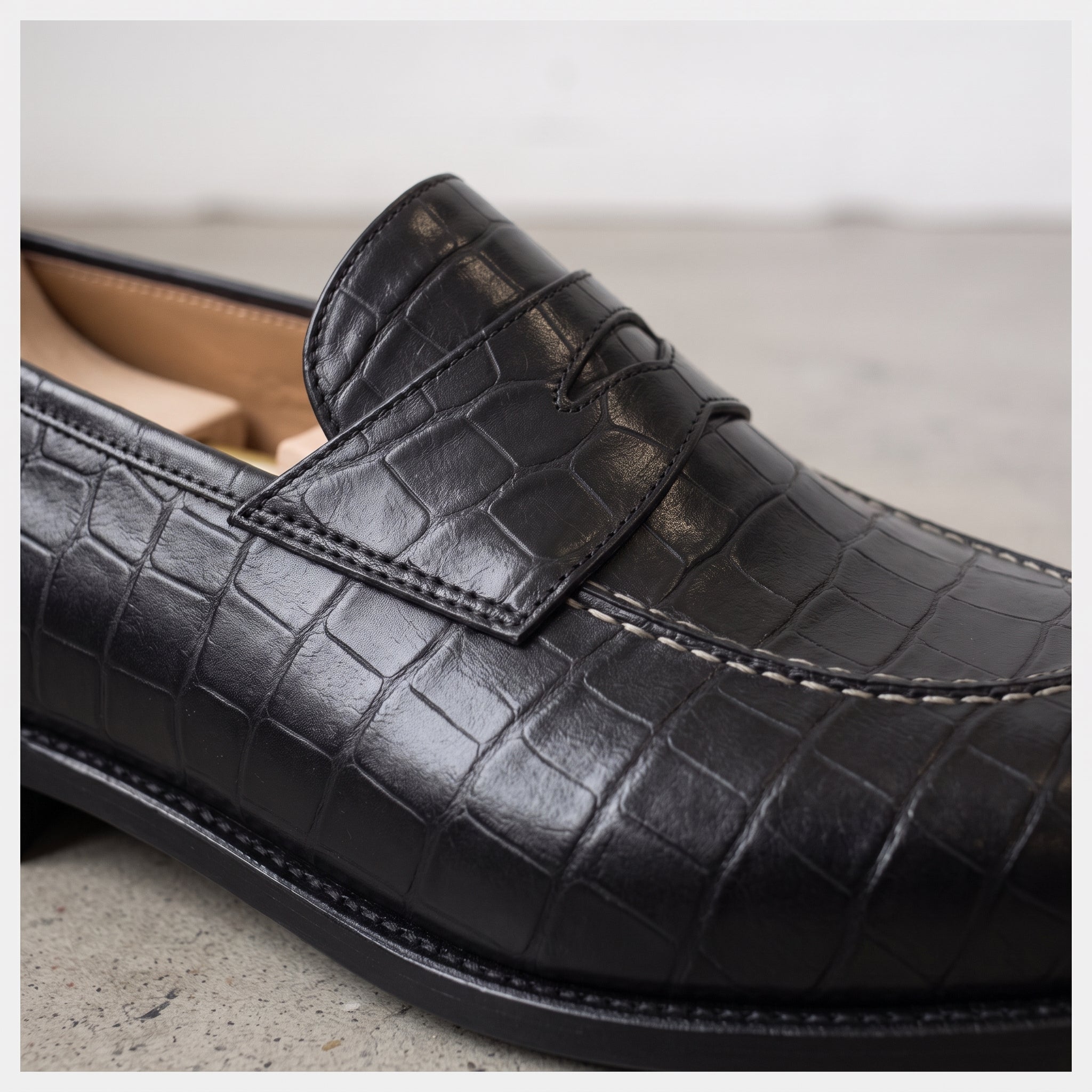 Men's Black Alligator-Embossed Leather Penny Loafers — Cawston