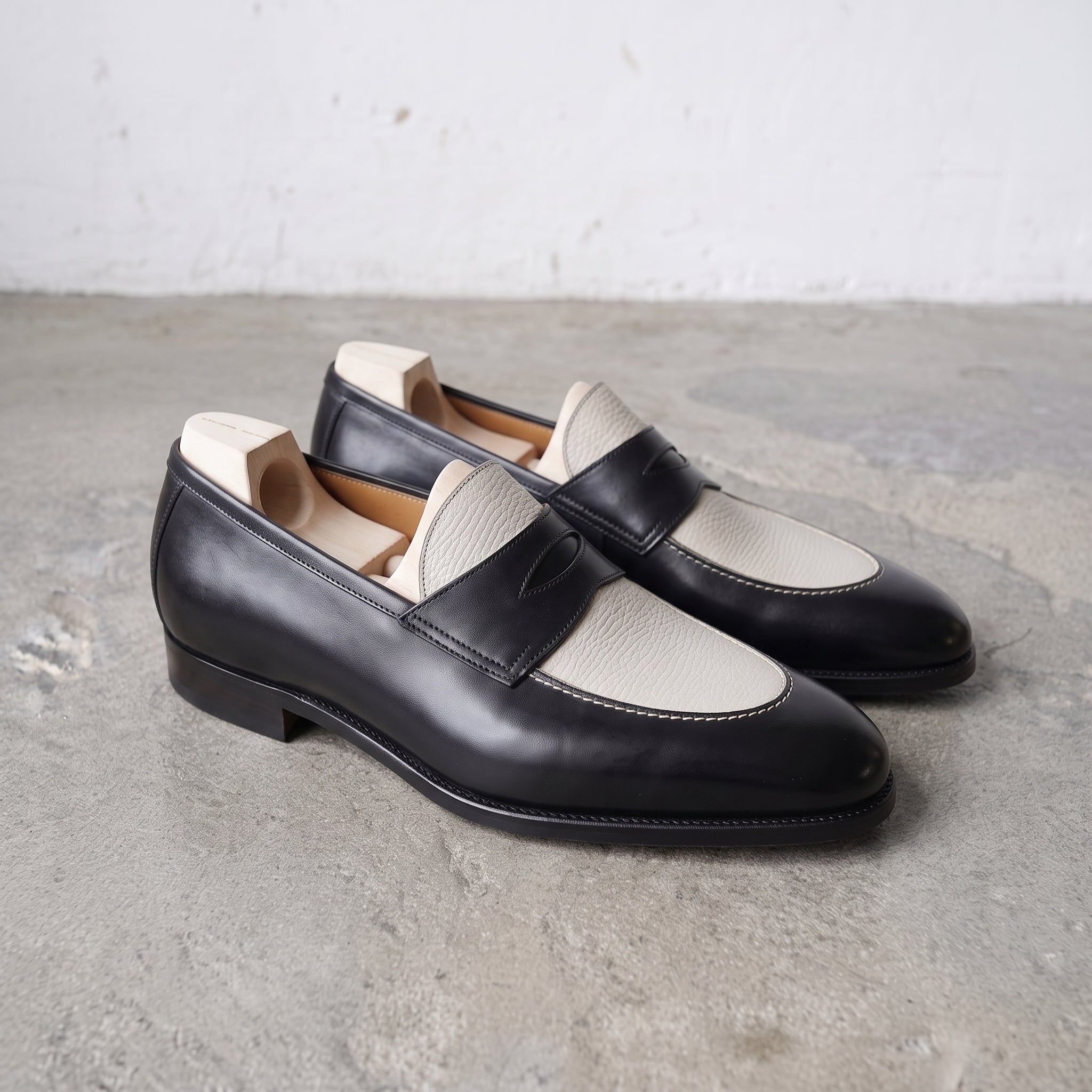 Men's Black and Cream Two-Tone Pebbled Leather Penny Loafers — Galloway