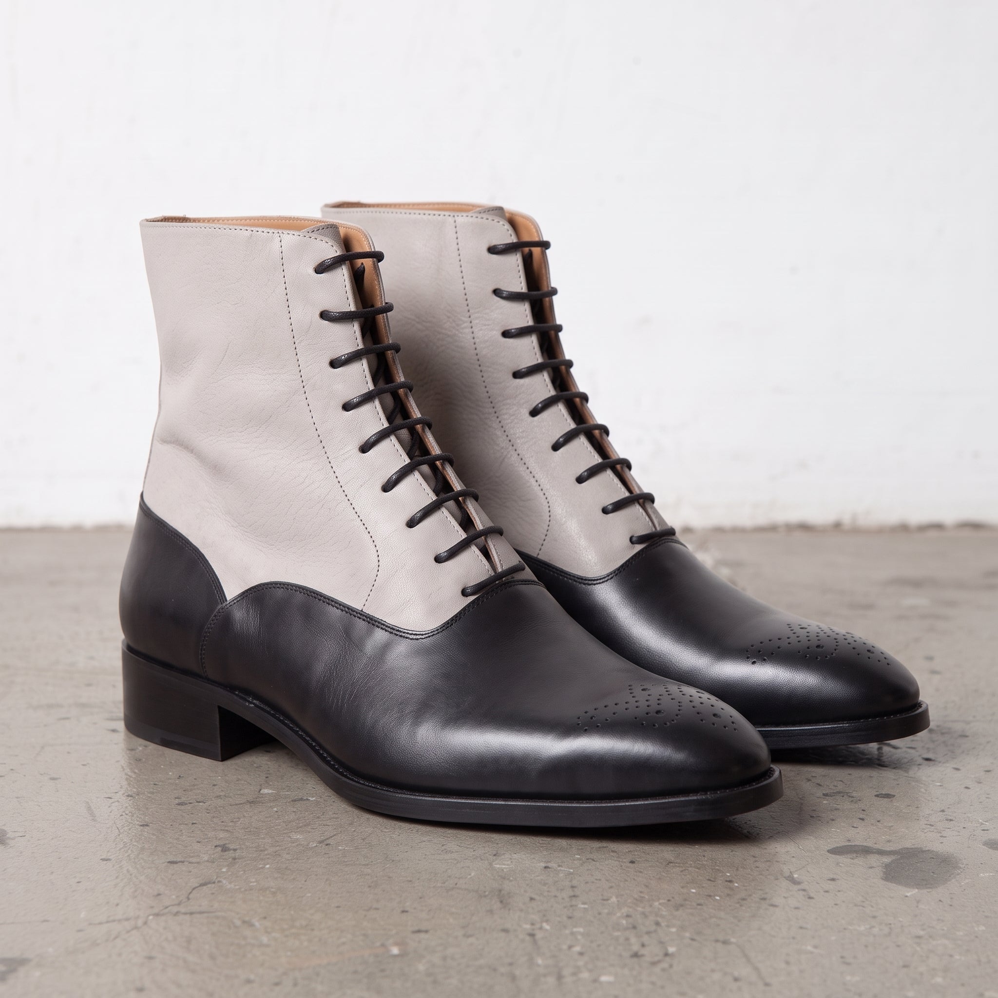 Men's Black and Ivory Plain-Toe Leather Oxford Boots — Stockport