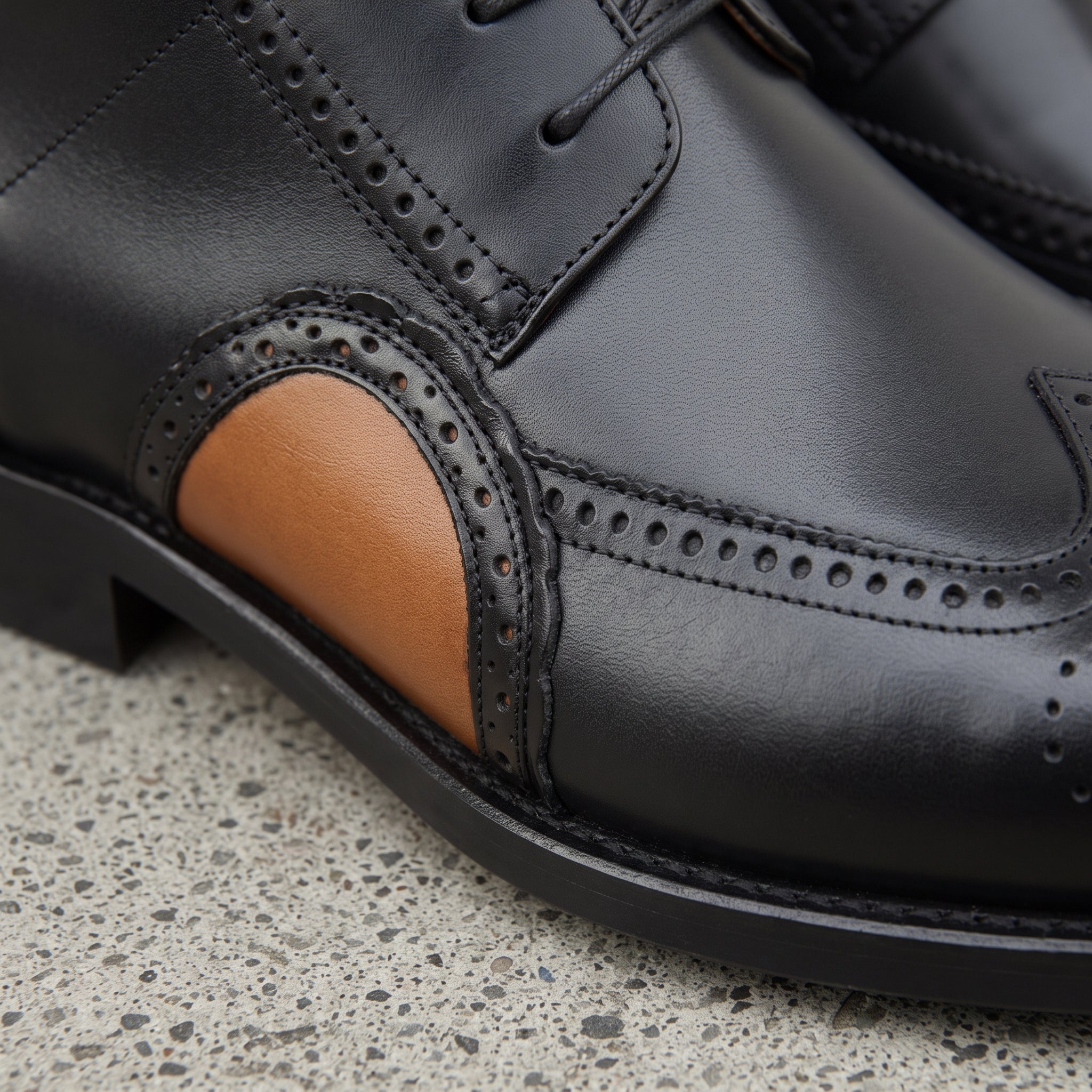 Men's Black and Tan Wingtip Leather Oxford Boots — Bulmer