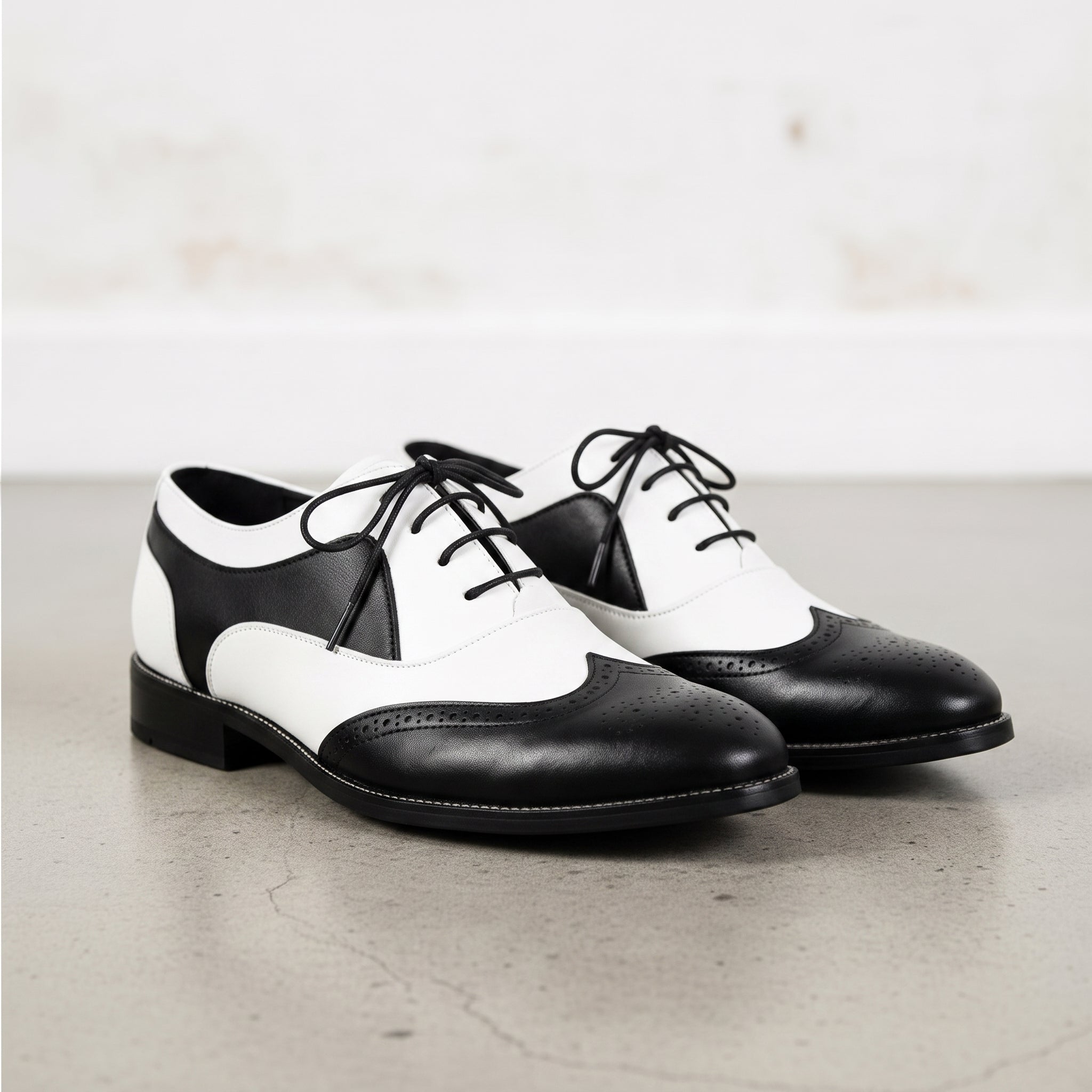 Men's Black and White Plain-Toe Leather Spectator Derby Shoes — Calthorpe