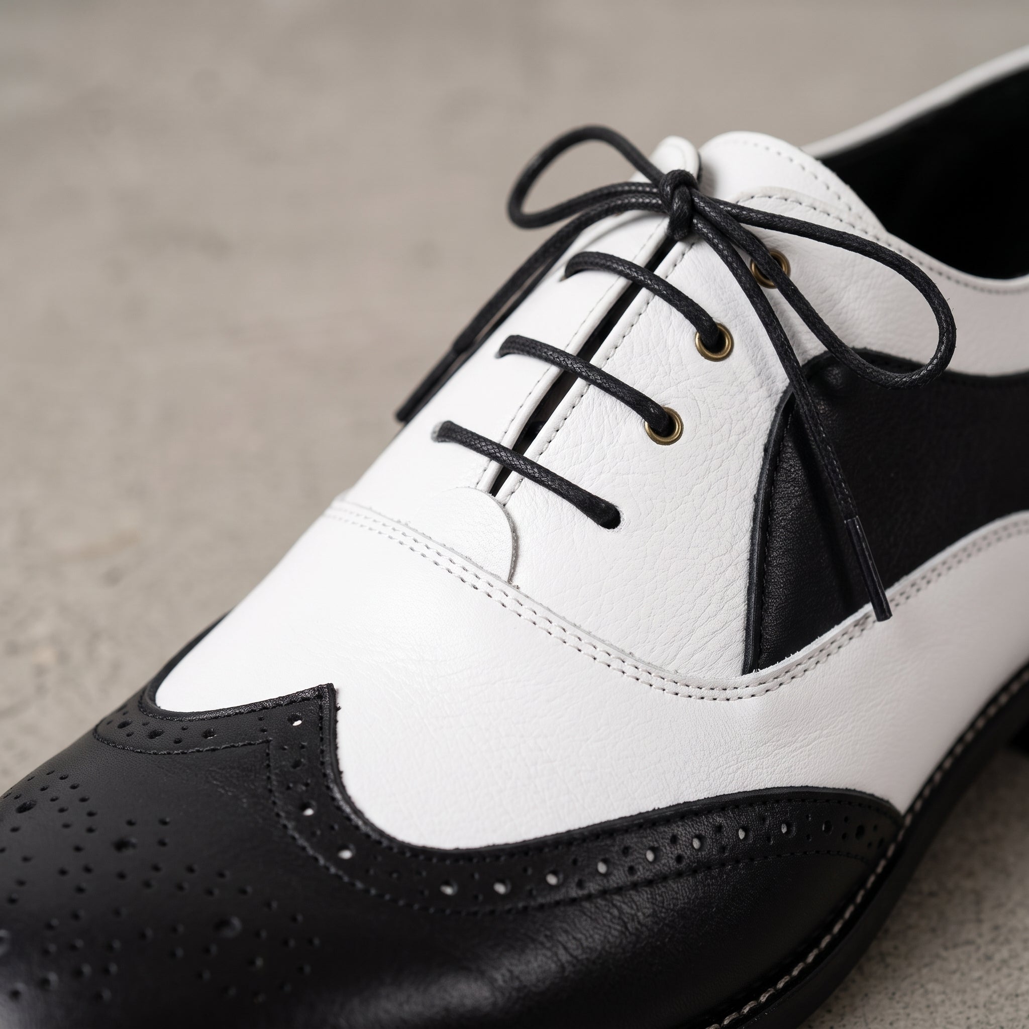 Men's Black and White Plain-Toe Leather Spectator Derby Shoes — Calthorpe