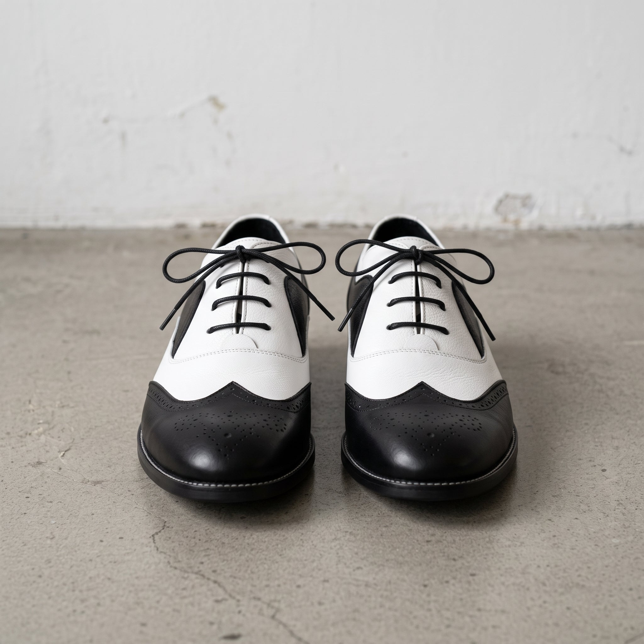 Men's Black and White Plain-Toe Leather Spectator Derby Shoes — Calthorpe