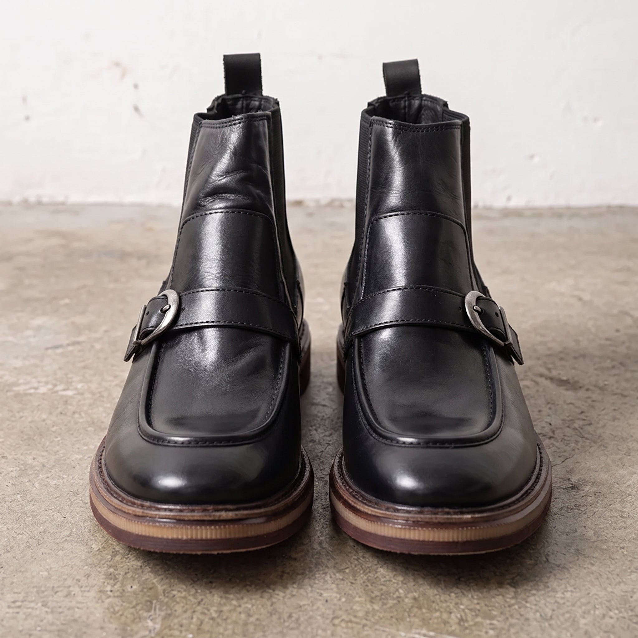 Men's Black Apron-Toe Leather Chelsea Boots with Strap — Pashley