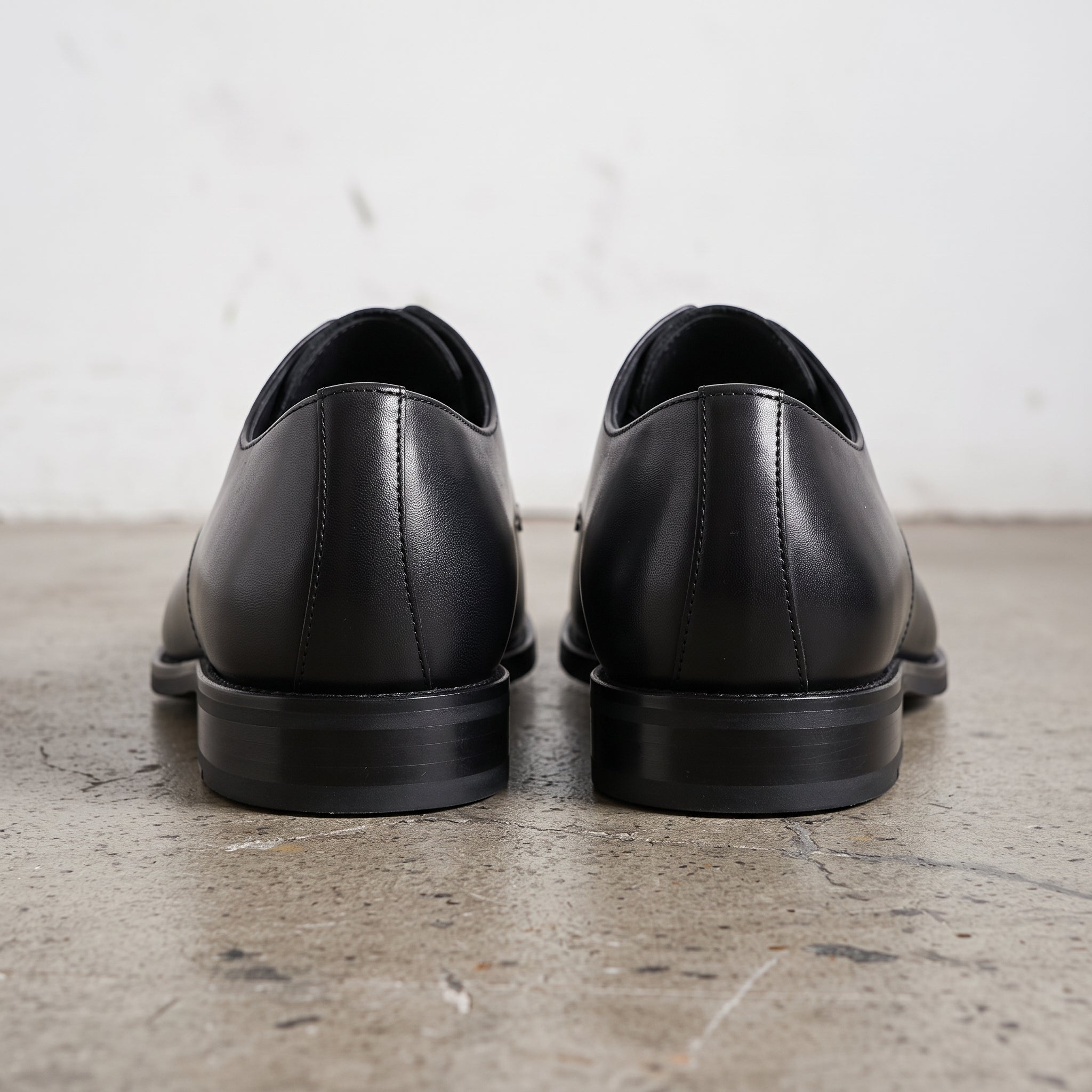 Men's Black Apron-Toe Leather Derbys — Thurlow
