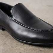 Men's Black Plain-Toe Leather Loafers — Runcorn