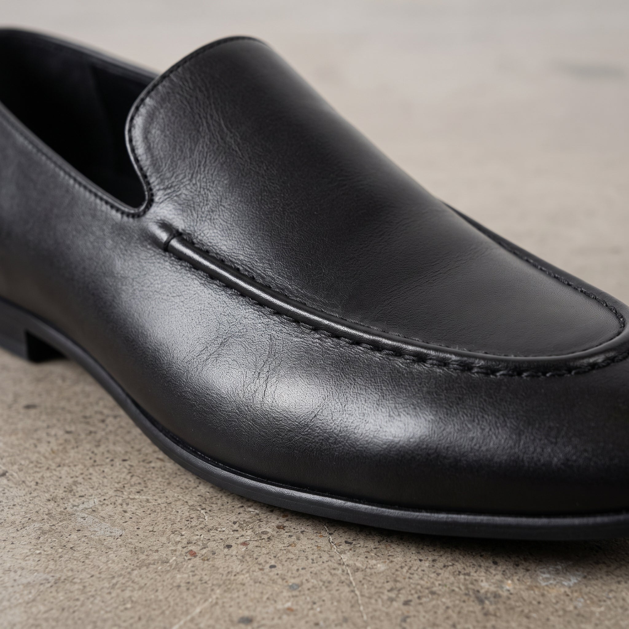 Men's Black Plain-Toe Leather Loafers — Runcorn