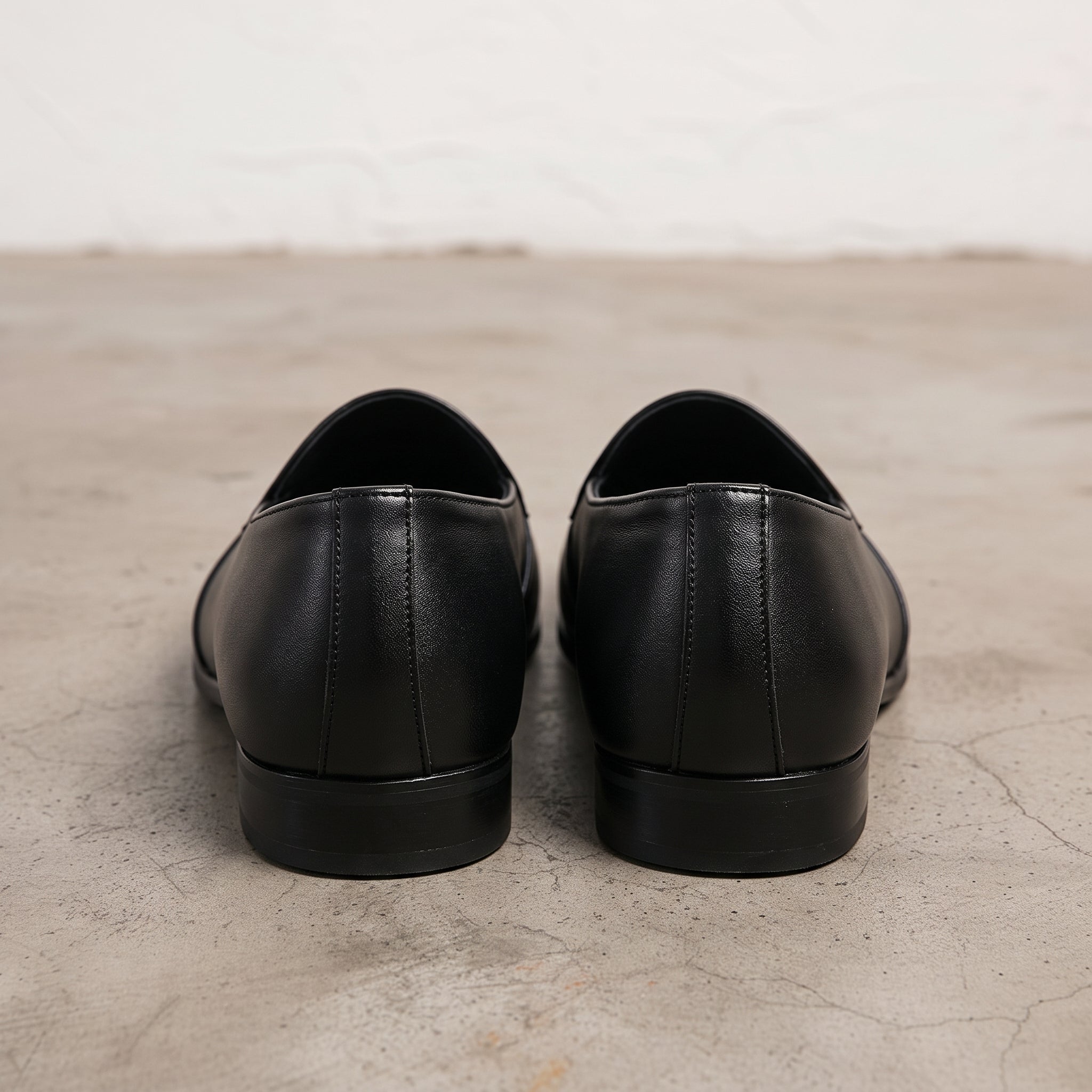 Men's Black Apron-Toe Leather Moccasin Loafers — Biddisham