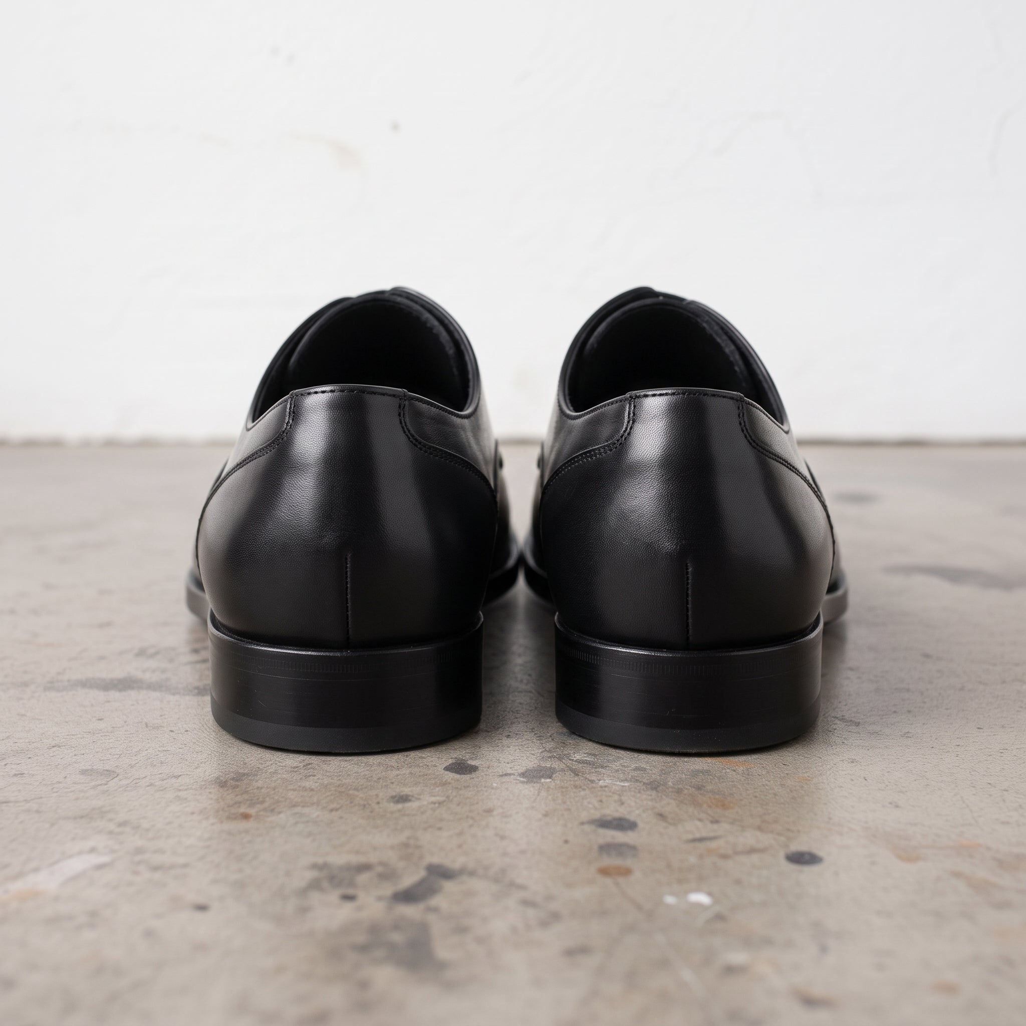 Men's Black Apron-Toe Leather Oxfords — Rodney