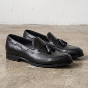 Men's Black Apron-Toe Leather Tassel Loafers — Armitage