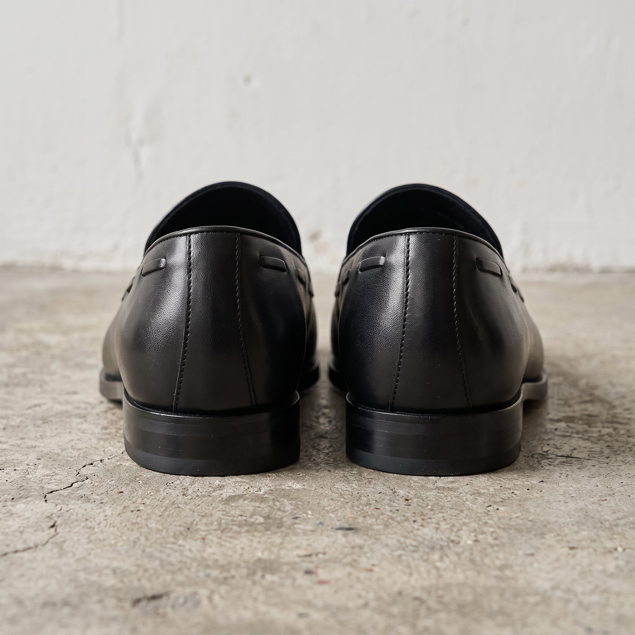 Men's Black Apron-Toe Leather Tassel Loafers — Armitage