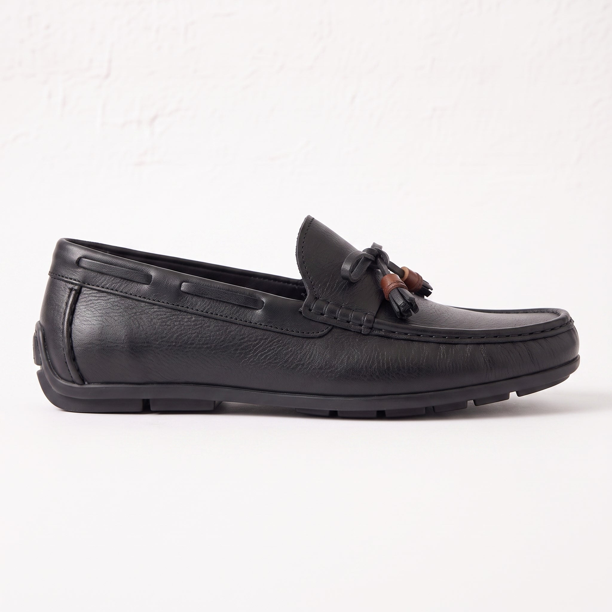 Men's Black Apron-Toe Leather Tassel Loafers — Birtley