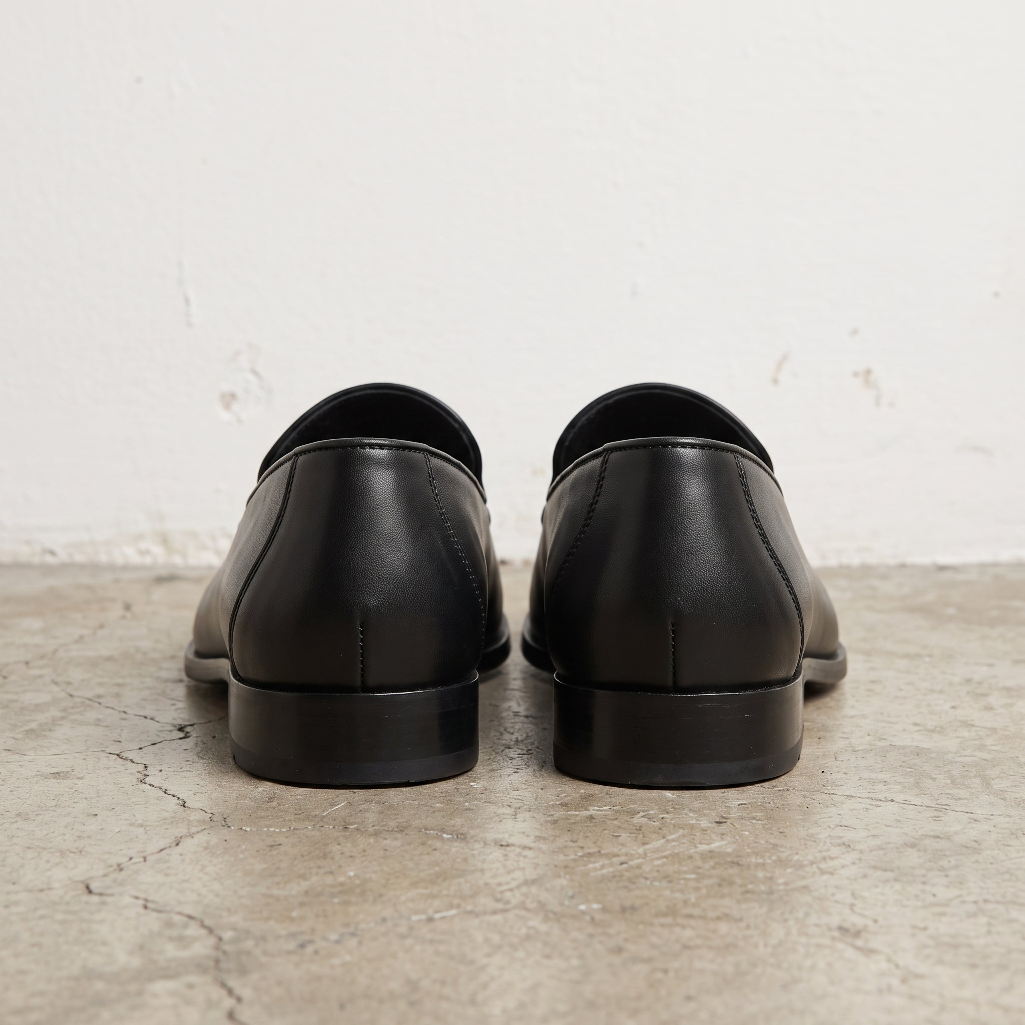 Men's Black Apron-Toe Leather Tassel Loafers — Harries