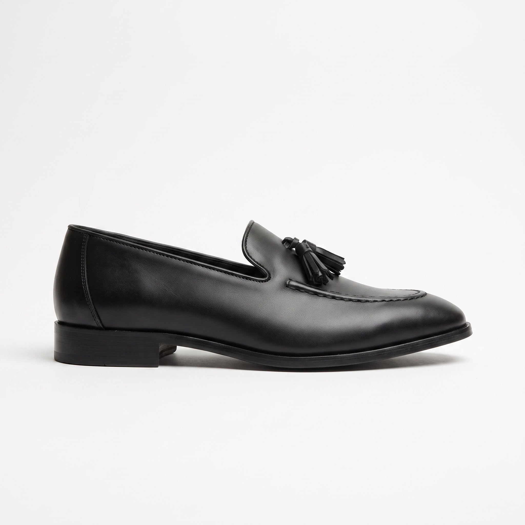 Men's Black Apron-Toe Leather Tassel Loafers — Harries