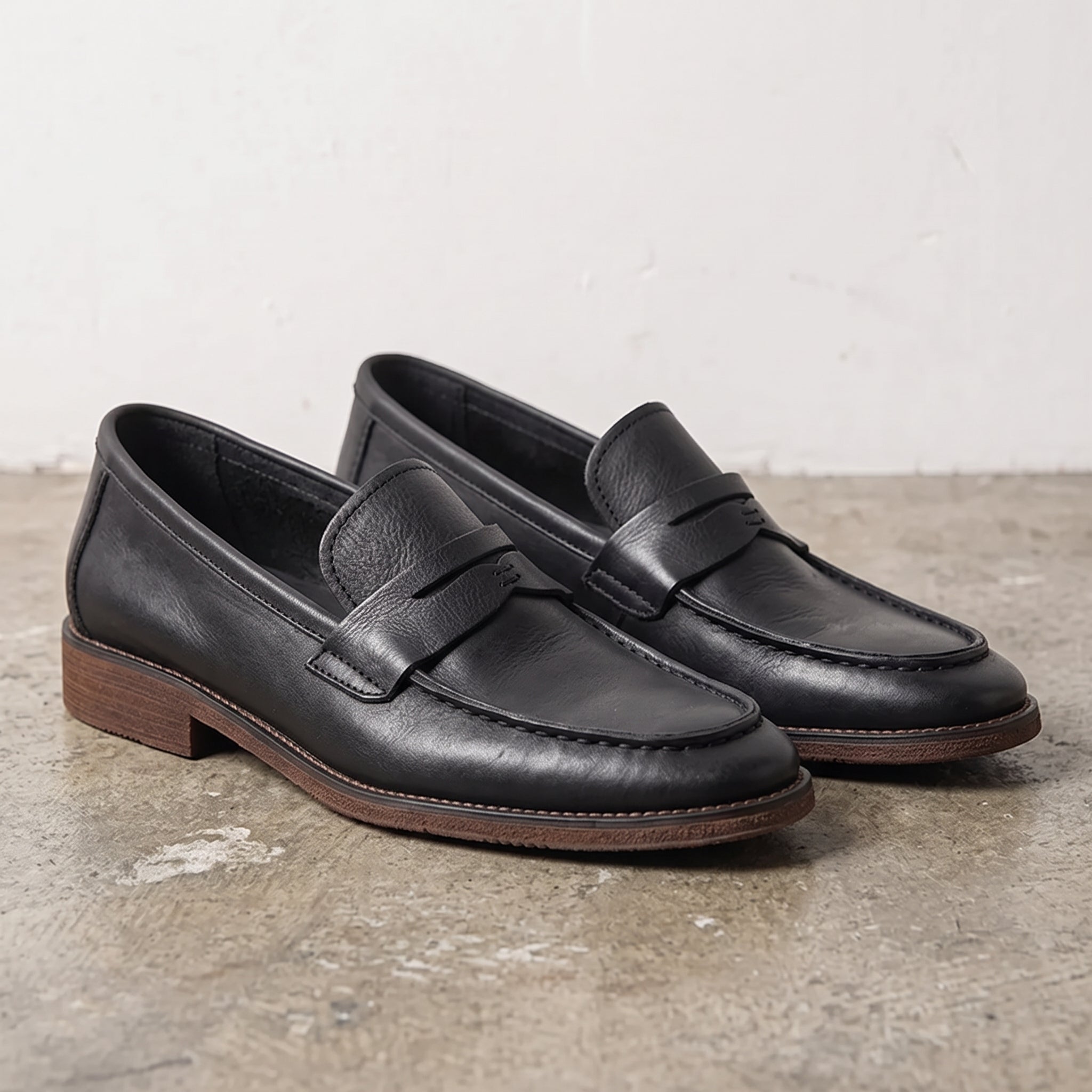 Men's Black Apron-Toe Pebbled Leather Penny Loafers — Lanyon